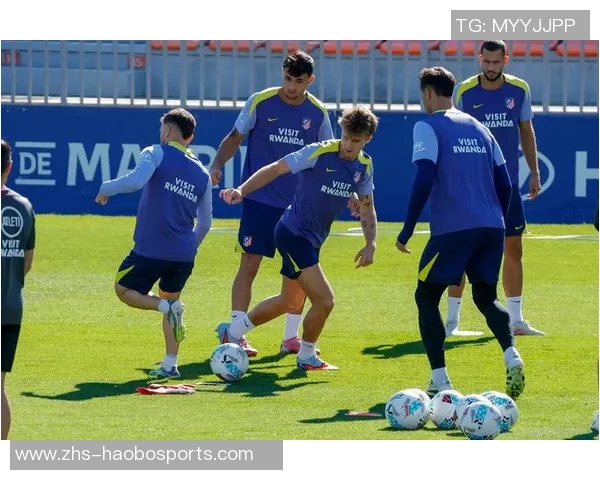 足球一队的标准人数是多少人以及替补球员的配置情况分析